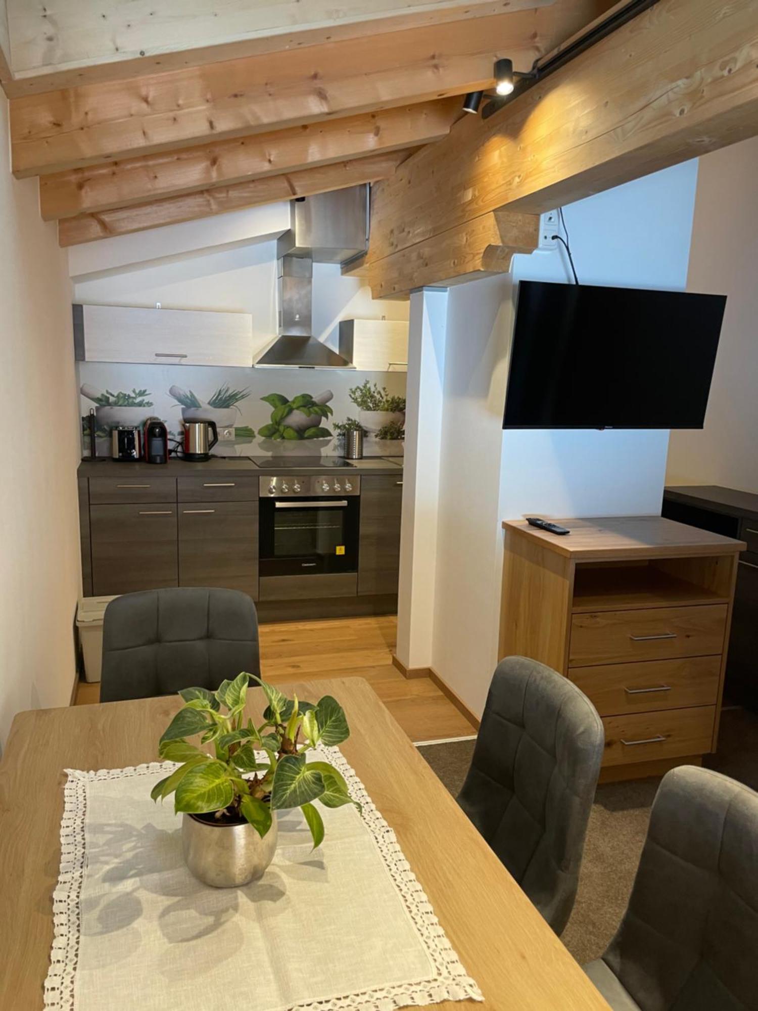 Haus Alt St. Anton Apartment Санкт Антон ам Арлберг Екстериор снимка